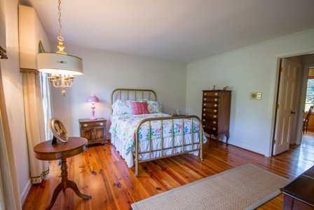 111 Lynwood Road,Walterboro,South Carolina 29488,4 Bedrooms Bedrooms,4 BathroomsBathrooms,Single Family Home,Lynwood Road,1042